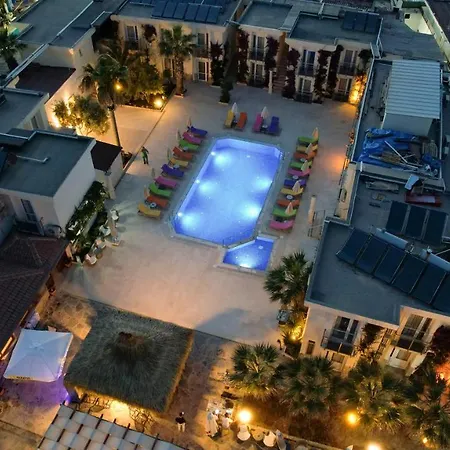 Zuzuu Otel *