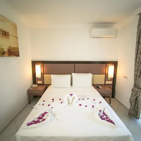 Zuzuu * オータキャンツ